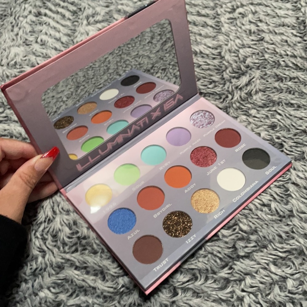 Illuminati Cosmetics | Illuminati X ISA Eyeshadow Palette 🎨